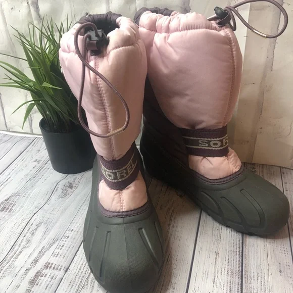 Sorels black pink snow rain boots. Size 6 - Picture 2 of 8